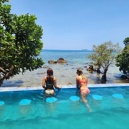 Cocovana Beach Resort Busuanga Esterno foto